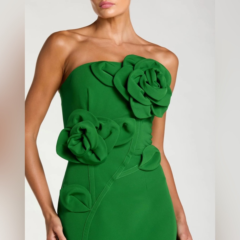 Mac Duggal cocktail/formal dress. Green strapless crepe dress. Size 8 petite
